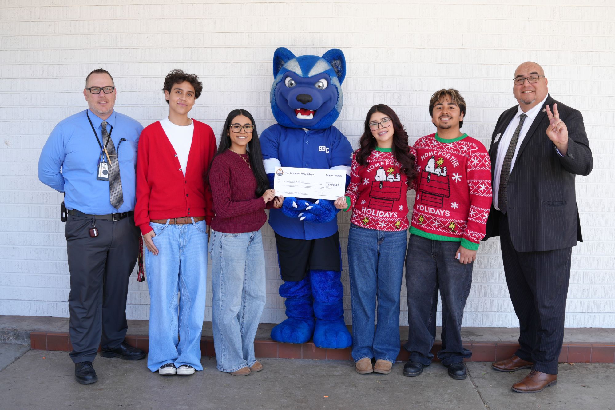 SBVC President Contreras Delivers$1,000 Prize to Cajon HS