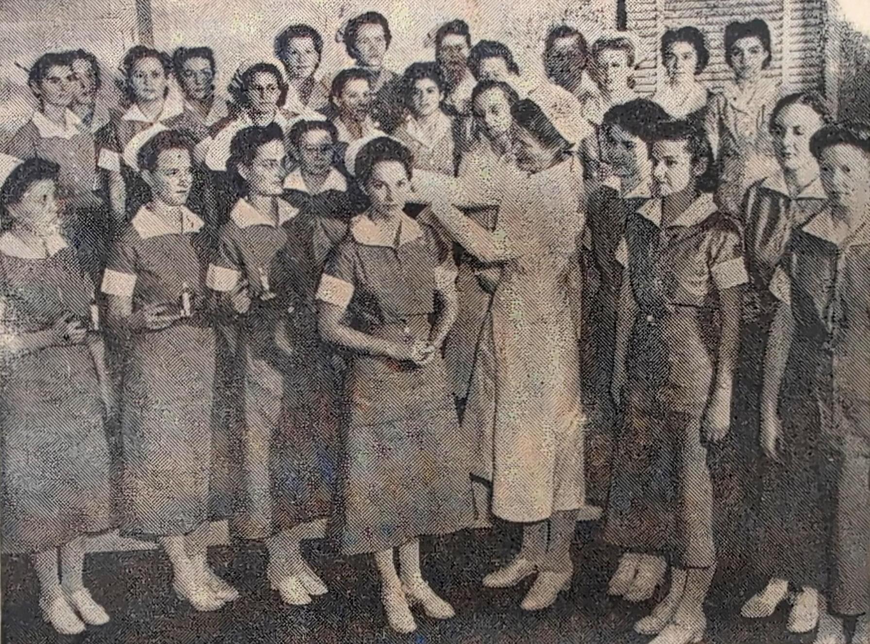 Black and white photo of nurses in the 1940s